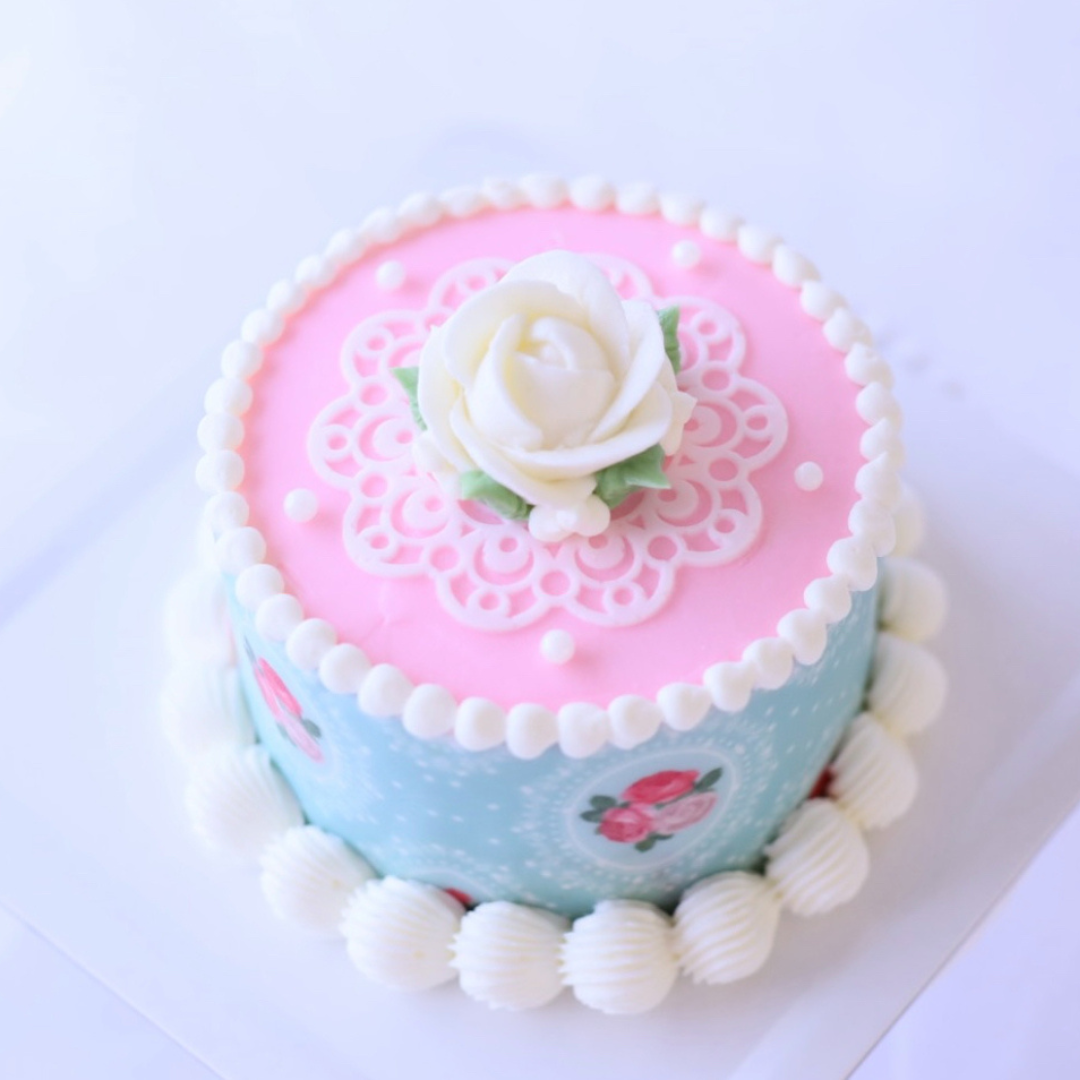 カルトナージュケーキ　Crochetピンク3号サイズ